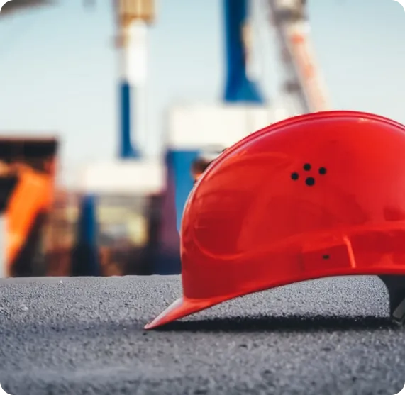 A pictuer of a red helmet